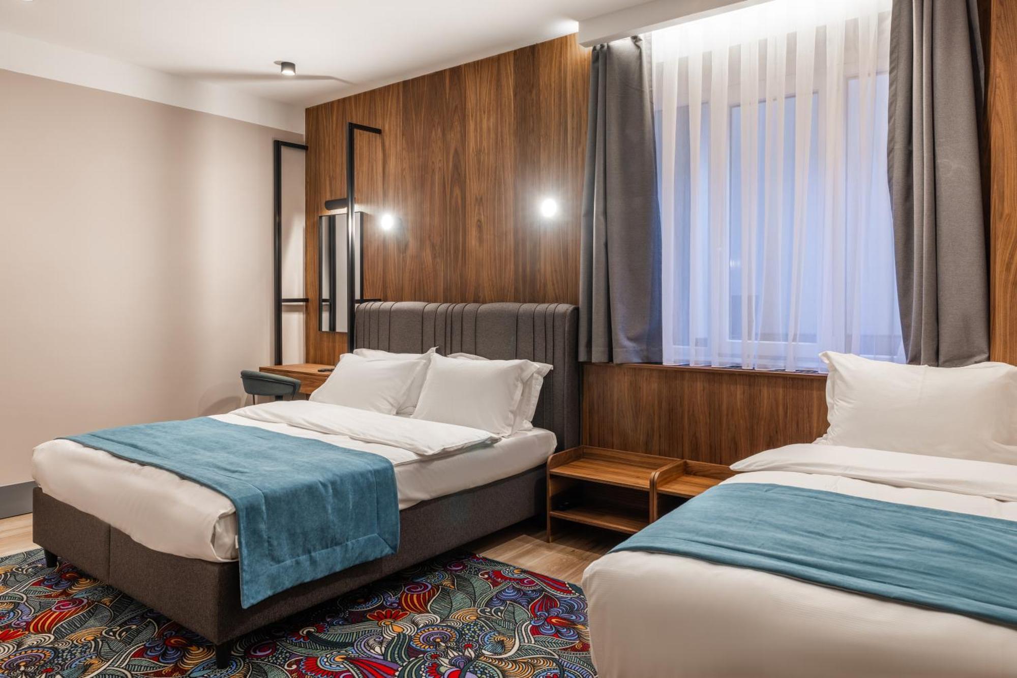 Hotel Square By Margo Pristina Exterior foto