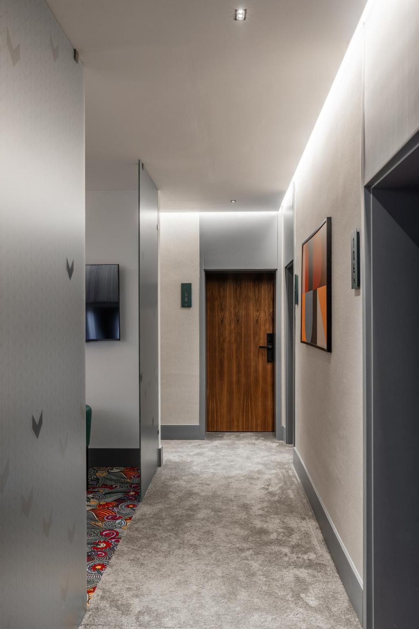 Hotel Square By Margo Pristina Exterior foto